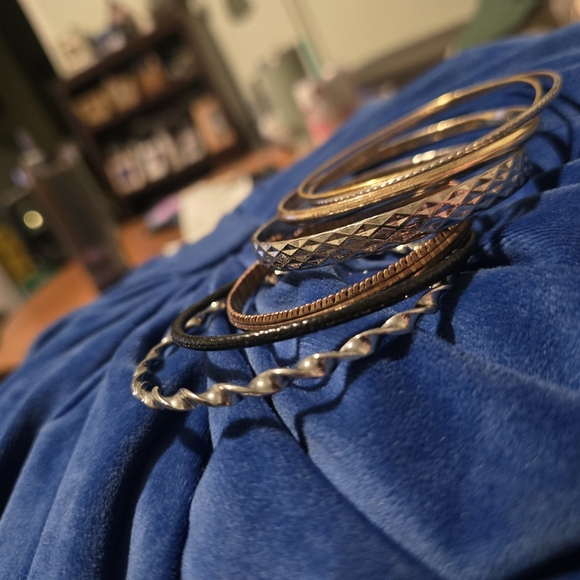 Mixed Bangle Set (7) - Picture 3 of 4